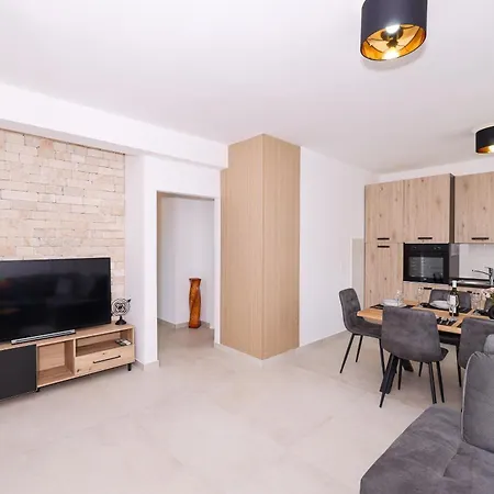 Stone House With Pool Nin