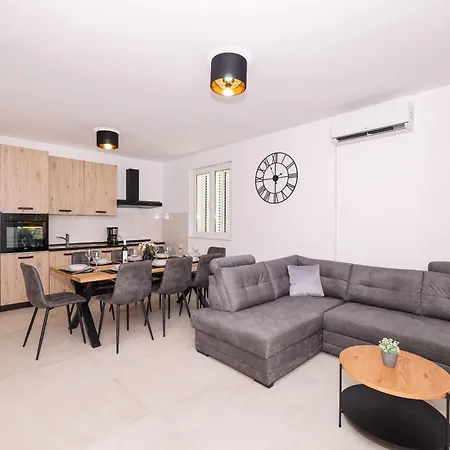 Stone House With Pool Villa