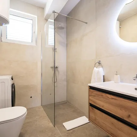 Stone House With Pool نين