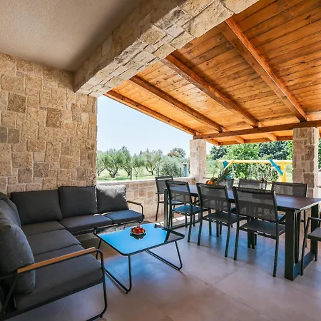 Stone House With Pool Villa Nin