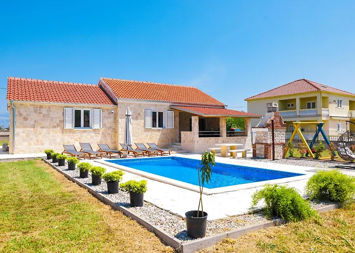 Stone House With Pool فيلة *