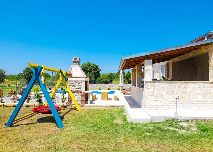 Villa Stone House With Pool *