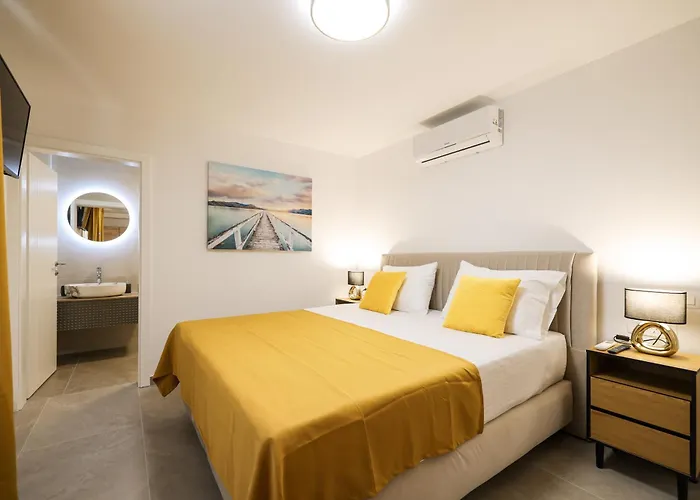 Villa Stone House With Pool Nin