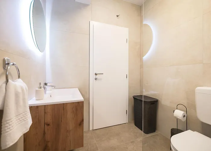 Stone House With Pool Villa *