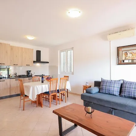 Stone House With Pool Villa Nin