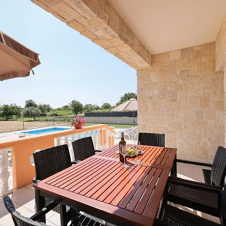Stone House With Pool Nin