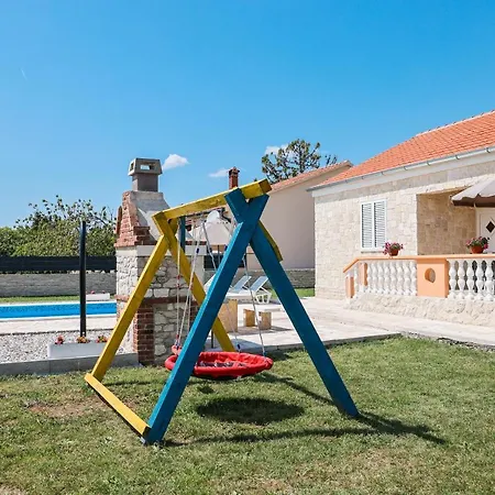 Villa Stone House With Pool