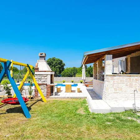 别墅 Stone House With Pool *