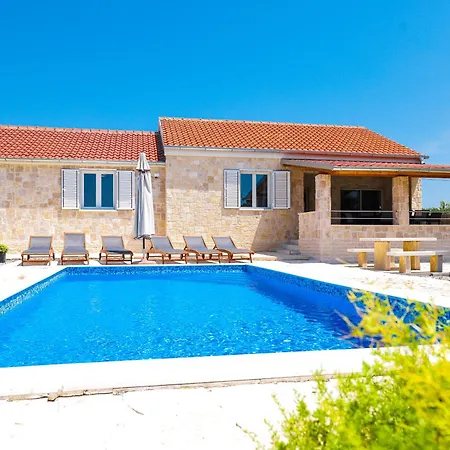 Stone House With Pool * Nin