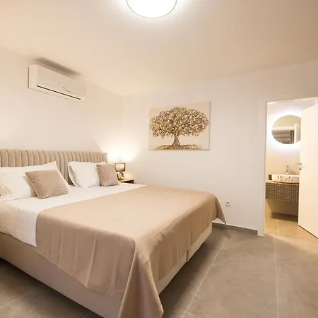 Stone House With Pool 别墅 宁