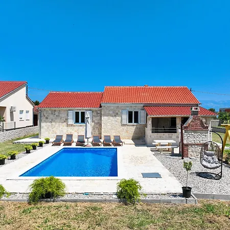 Stone House With Pool * Nin