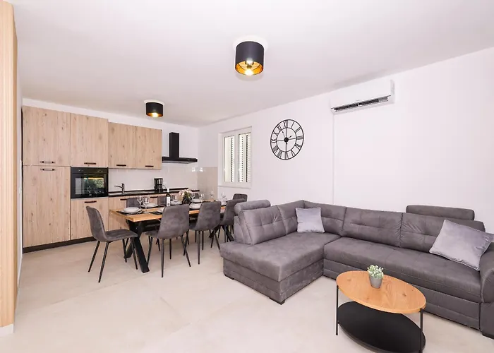 Stone House With Pool Βίλα