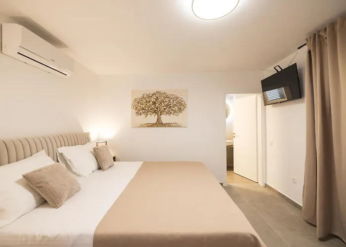 Βίλα Stone House With Pool *