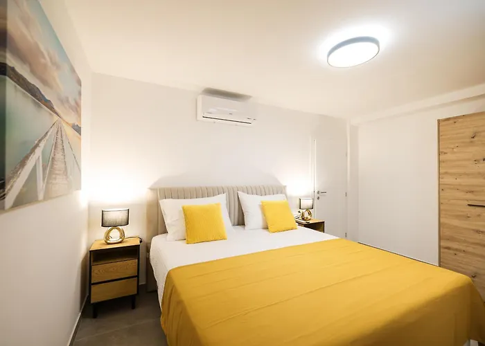 Stone House With Pool 닌